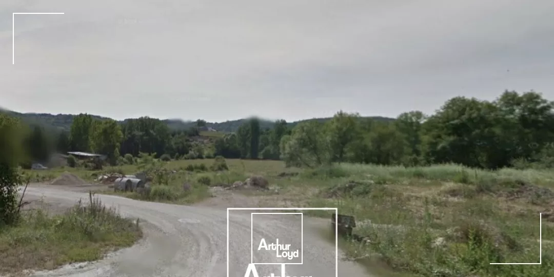 TERRAIN vente à SAINT CERNIN DE LARCHE 19600