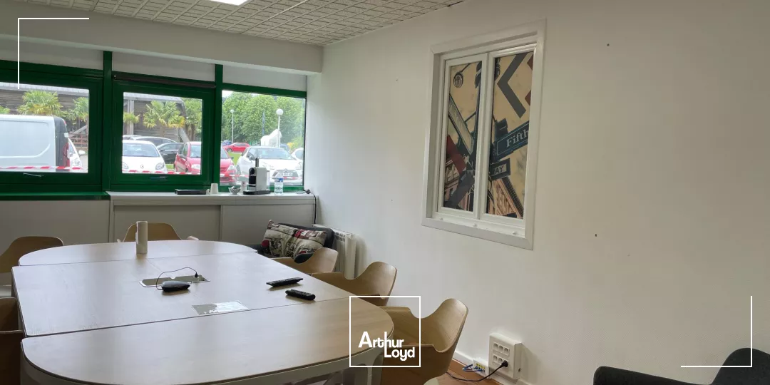 Bureaux à louer à MONT SAINT AIGNAN 76130