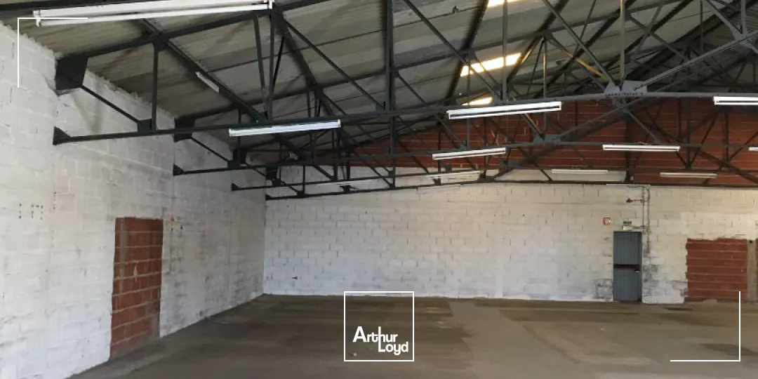 A VENDRE - Local commercial Le Palais Sur Vienne 550 m²