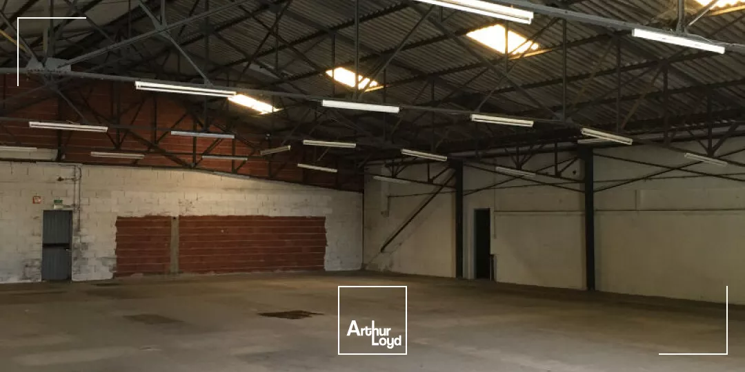 A VENDRE - Local commercial Le Palais Sur Vienne 550 m²