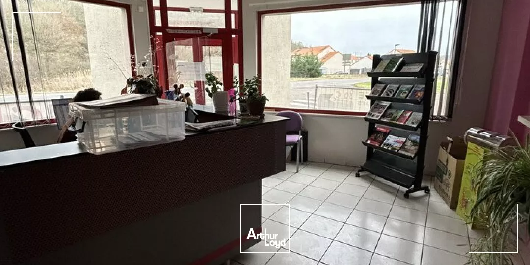 LOCAL D'ACTIVITE - ENTREPOT à LOUER de 1827 m²