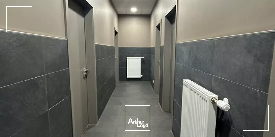 LOCAL D'ACTIVITE - ENTREPOT à LOUER de 1827 m²