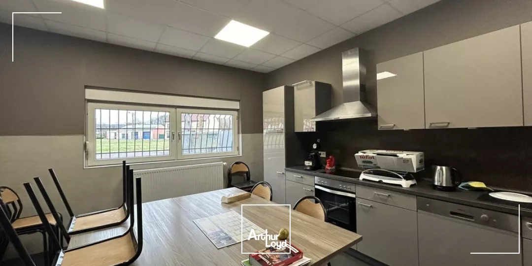 LOCAL D'ACTIVITE - ENTREPOT à LOUER de 1827 m²