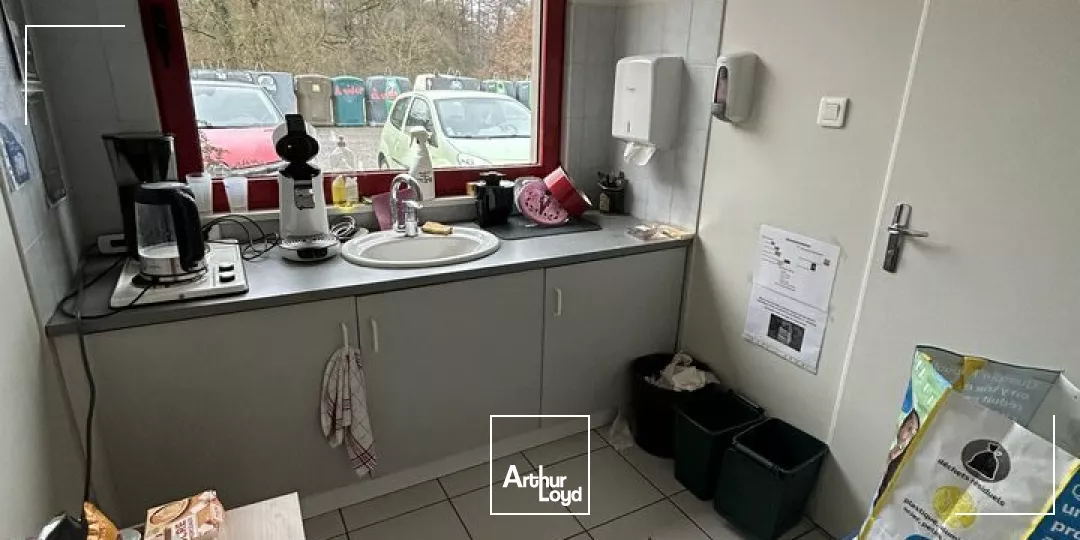 LOCAL D'ACTIVITE - ENTREPOT à LOUER de 1827 m²