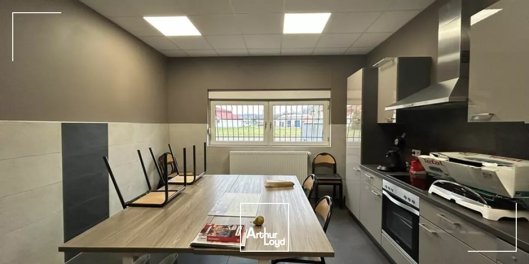 LOCAL D'ACTIVITE - ENTREPOT à LOUER de 1827 m²