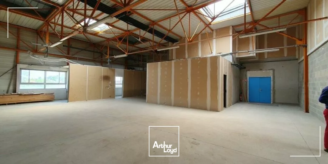 GENLIS - LOCAL D'ACTIVITES - A LOUER