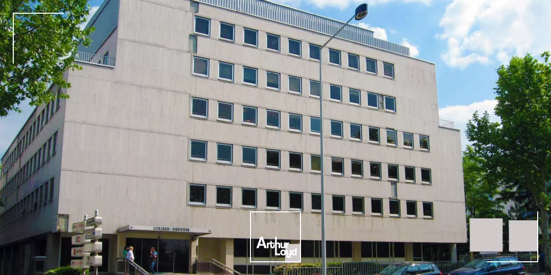 Bureaux rénovés à proximité des RER A et E - Accessibilité Paris en 15 minutes 