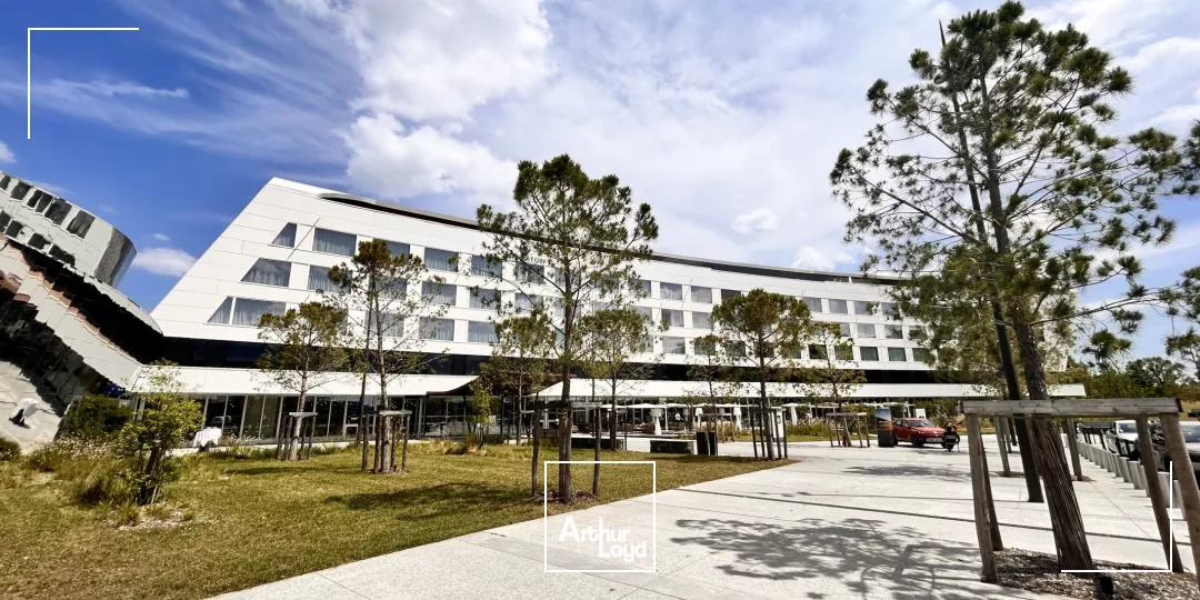 Plateaux de bureaux neufs et divisibles disponibles à la location à Mérignac au sein de l'opération du 45ème parallèle au pied de l'aéroport de Bordeaux-Mérignac