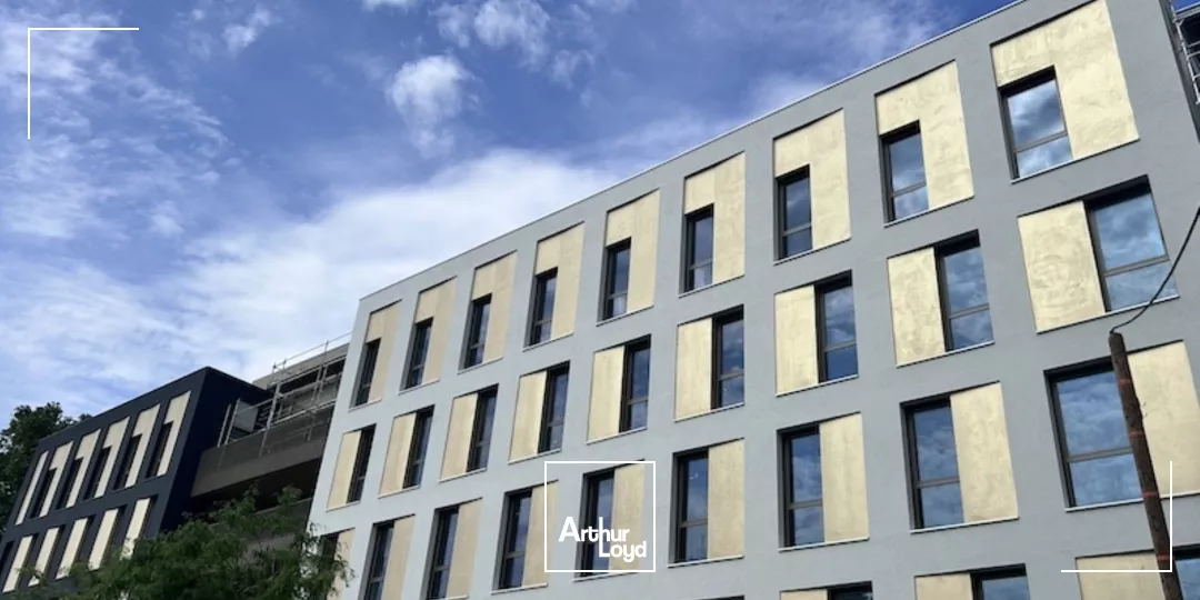 A VENDRE - A LOUER - MACON PROCHE CENTRE VILLE - bureaux neufs aux dernières normes environnementales avec balcons.