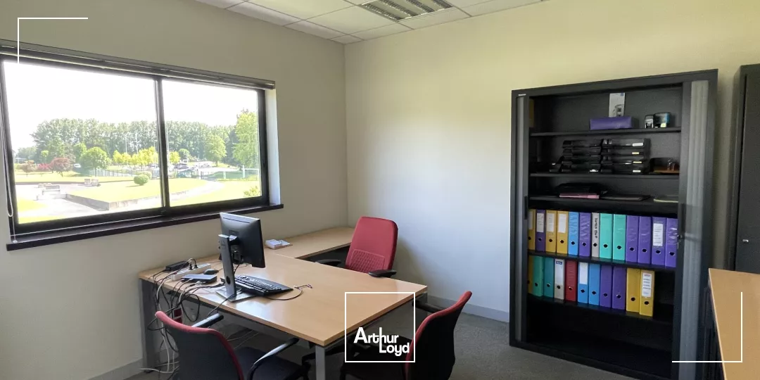 A LOUER BUREAUX À PARTIR DE 616 M2 À LACROIX SAINT OUEN 