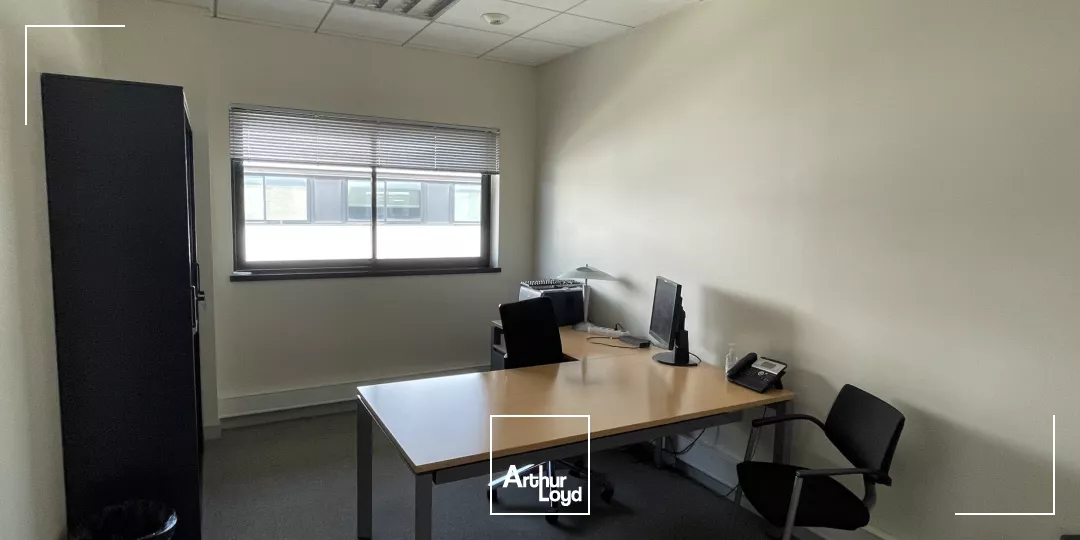 A LOUER BUREAUX À PARTIR DE 616 M2 À LACROIX SAINT OUEN 