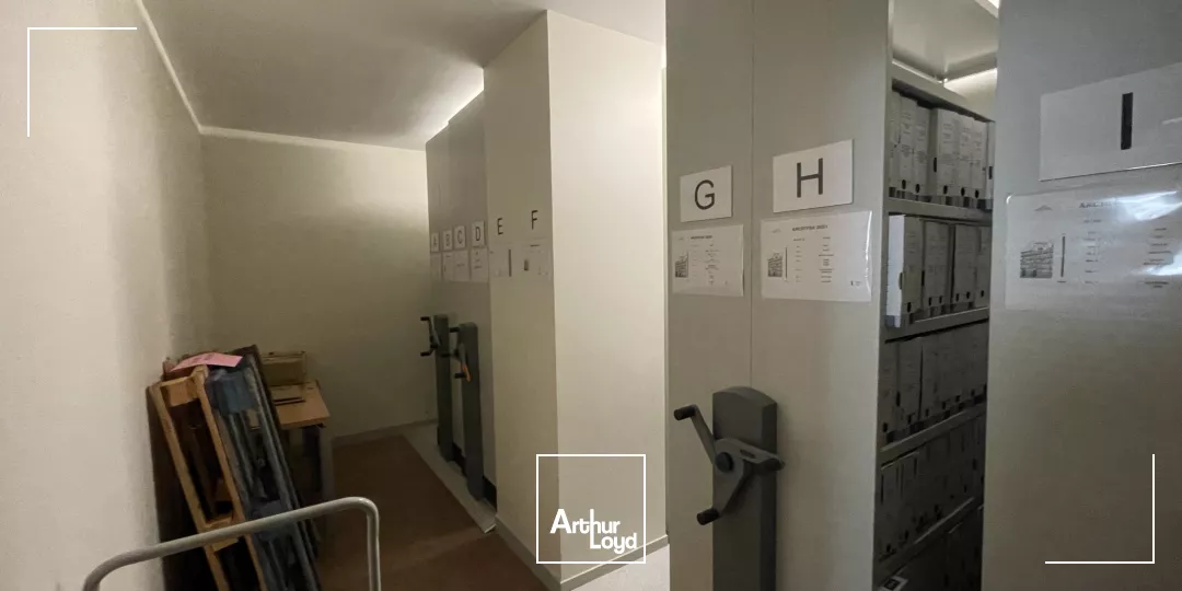 A LOUER BUREAUX À PARTIR DE 616 M2 À LACROIX SAINT OUEN 