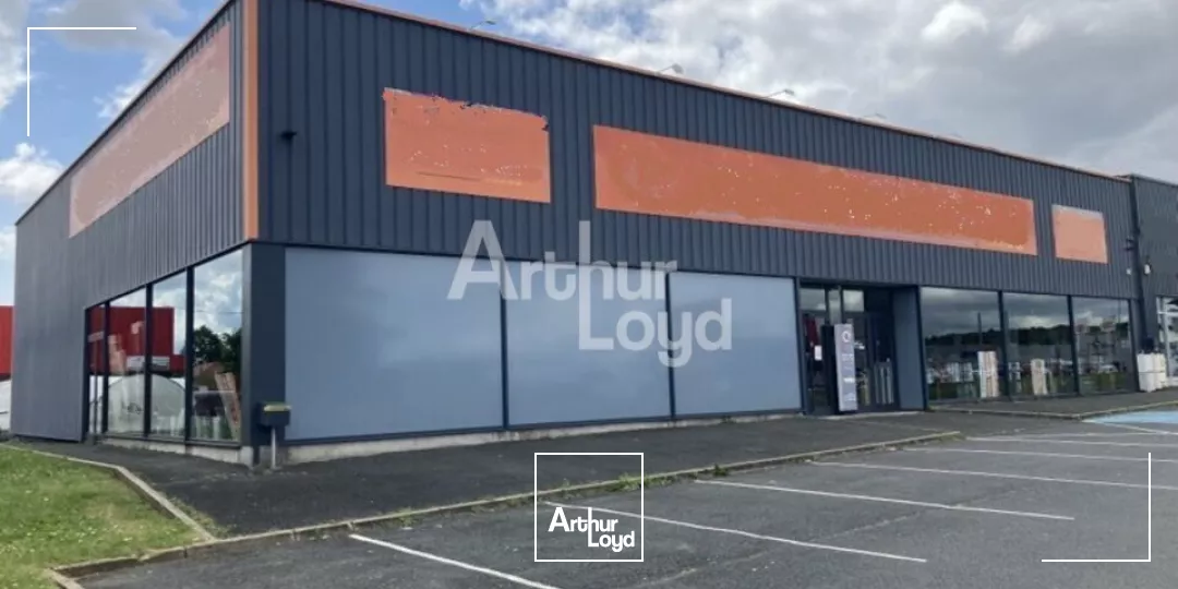 CHATEAUROUX / LE POINCONNET - LE FORUM - LOCATION COMMERCE - 563 m²
