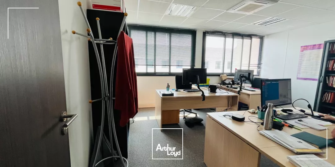 A VENDRE BUREAUX 330 M2 TRIGNAC PROCHE GARE ST NAZAIRE