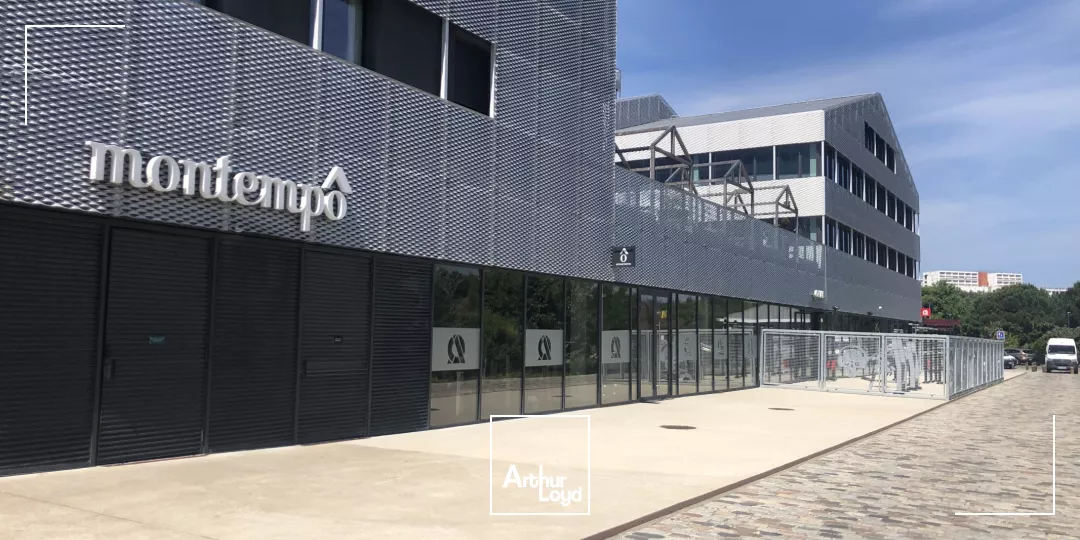 A LOUER - LOCAUX COMMERCIAUX - BORDEAUX