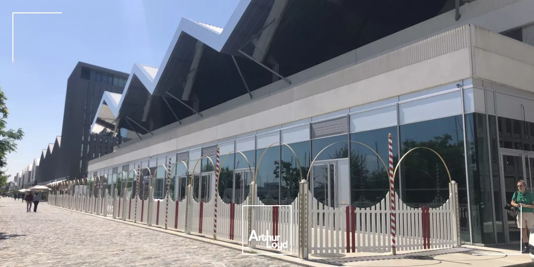 A LOUER - LOCAUX COMMERCIAUX - BORDEAUX