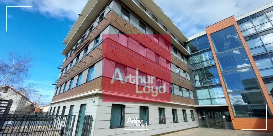 CLERMONT -FERRAND SECTEUR ESTAING CHU A LOUER BUREAUX 3209 M² - DIVISIBLE A PARTIR DE 700 M² - 85 PLACES DE PARKING