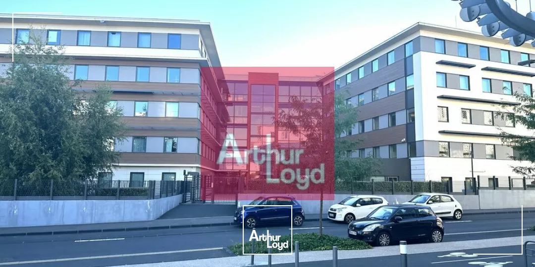 CLERMONT -FERRAND SECTEUR ESTAING CHU A LOUER BUREAUX 3209 M² - DIVISIBLE A PARTIR DE 700 M² - 85 PLACES DE PARKING