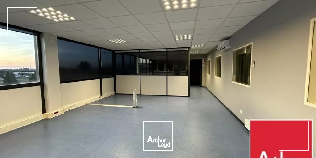 BUREAUX à LOUER de 216 m²