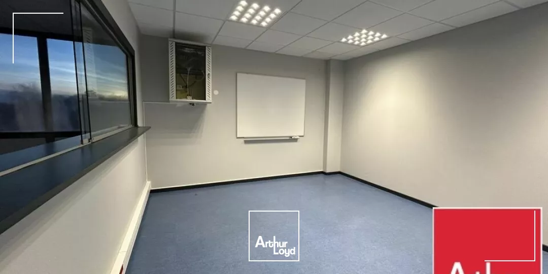BUREAUX à LOUER de 216 m²