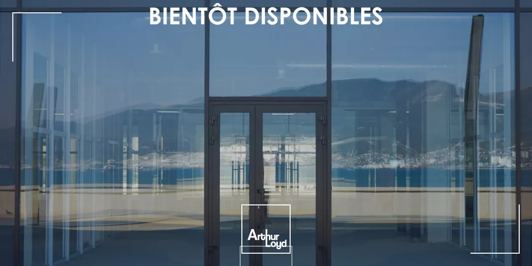 A LOUER CELLULE COMMERCIALE 210 M2 SAINT MAXIMIN - ZONE COMMERCIALE