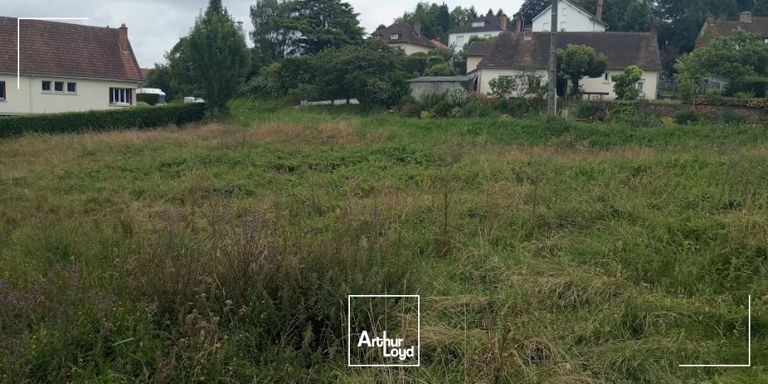 Saint YRIEIX LA PERCHE TERRAIN CONSTRUCTIBLE