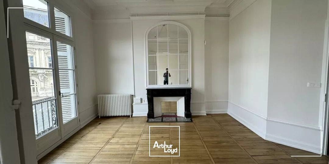 TOURS HYPER CENTRE BUREAUX A LOUER 125 M² HAUT DE GAMME