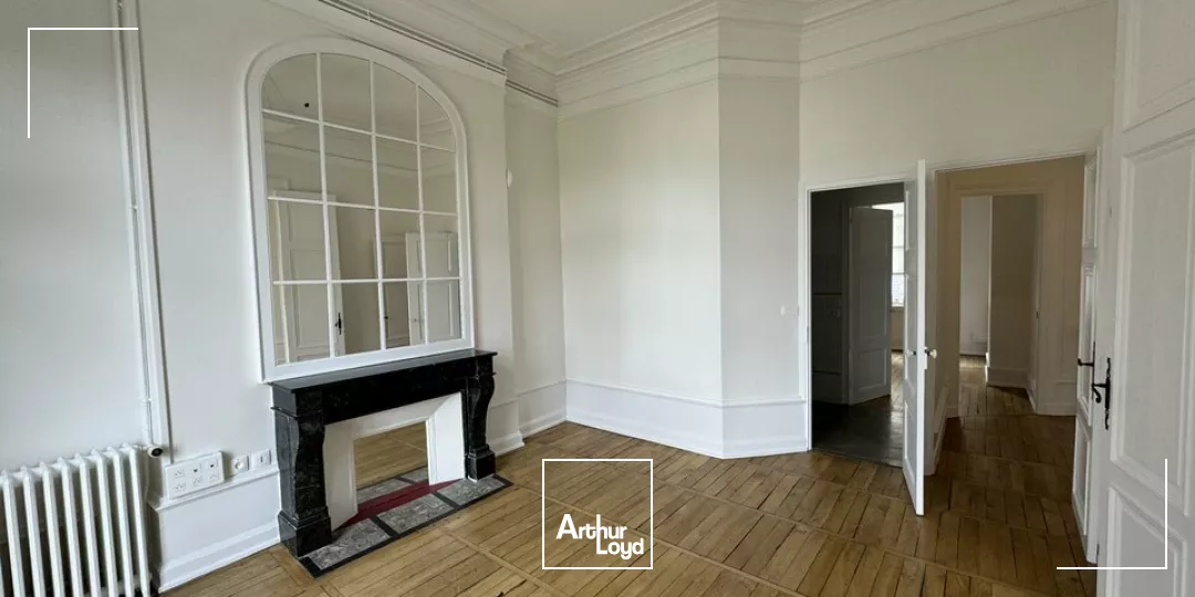 TOURS HYPER CENTRE BUREAUX A LOUER 125 M² HAUT DE GAMME