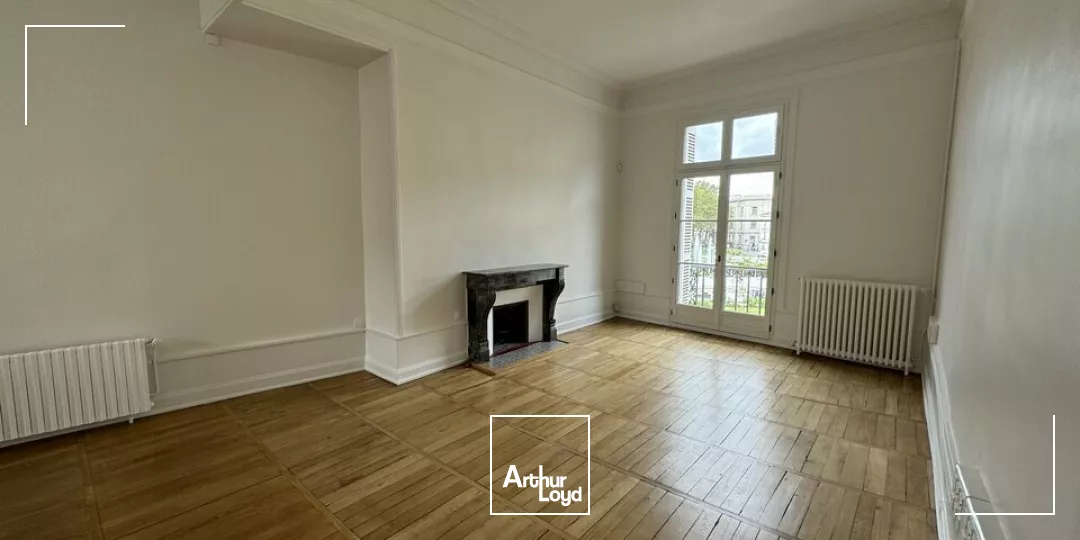 TOURS HYPER CENTRE BUREAUX A LOUER 125 M² HAUT DE GAMME