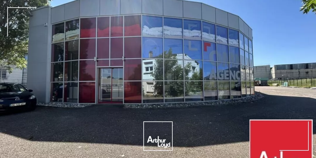 LOCAL D'ACTIVITE - ENTREPOT à LOUER de 840 m²