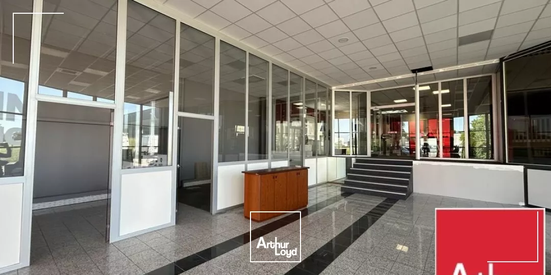 LOCAL D'ACTIVITE - ENTREPOT à LOUER de 840 m²