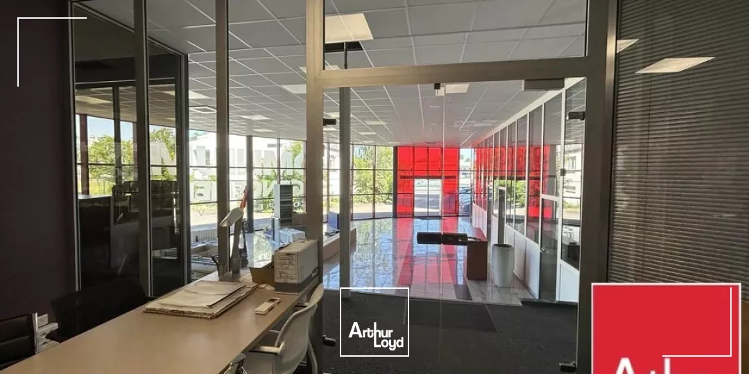 LOCAL D'ACTIVITE - ENTREPOT à LOUER de 840 m²