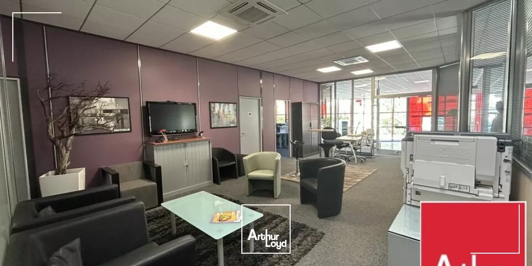 LOCAL D'ACTIVITE - ENTREPOT à LOUER de 840 m²