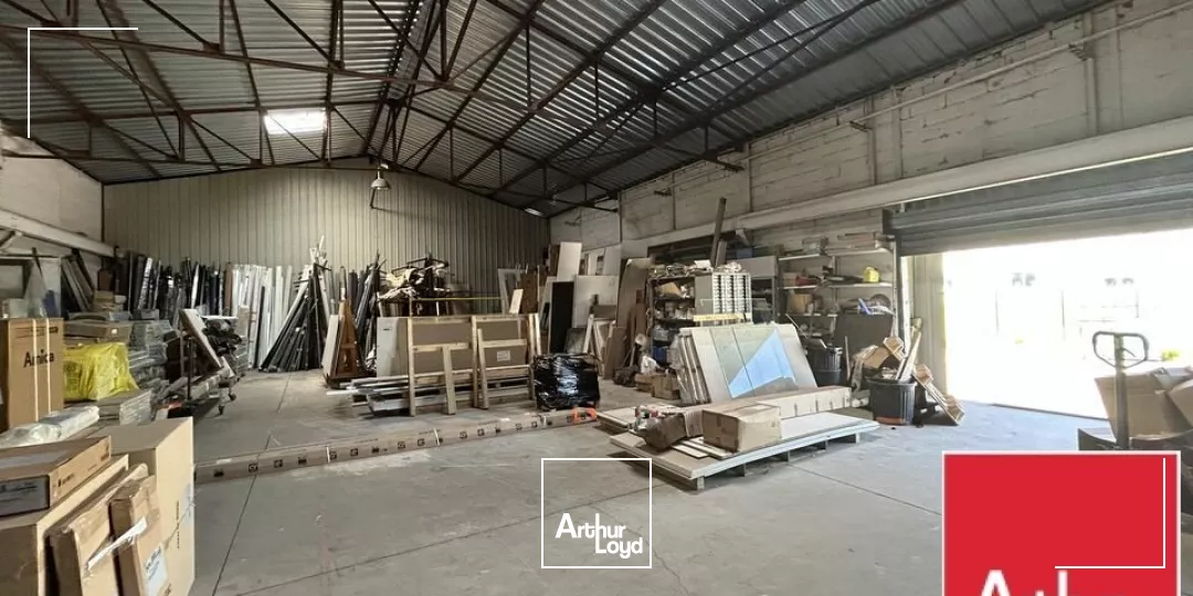 LOCAL D'ACTIVITE - ENTREPOT à LOUER de 840 m²