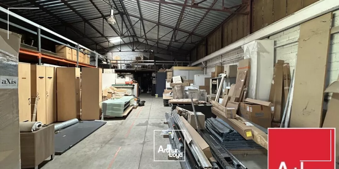 LOCAL D'ACTIVITE - ENTREPOT à LOUER de 840 m²