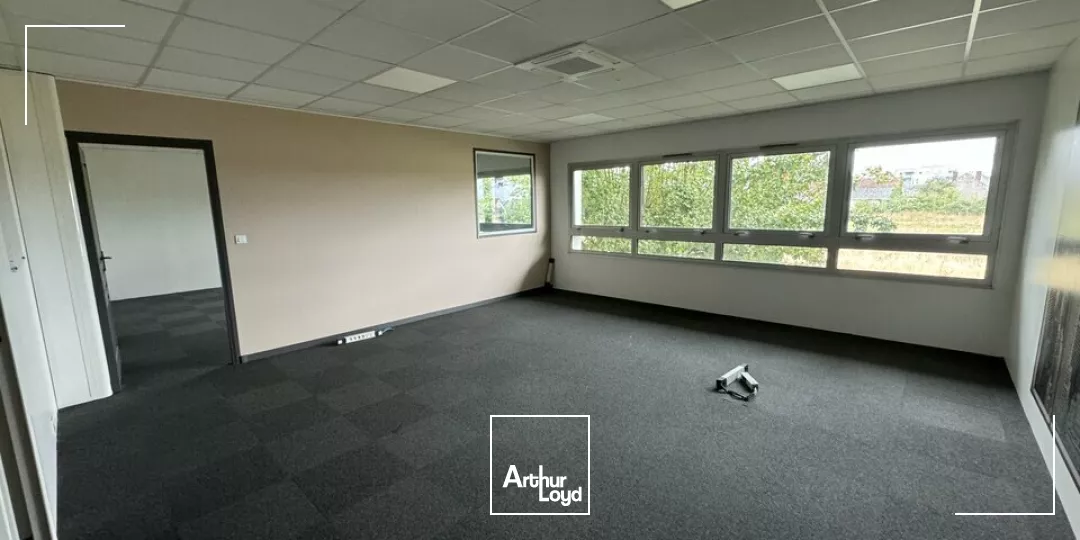 TOURS NORD BUREAUX A LOUER 125 M² PARKINGS CLIMATISATION