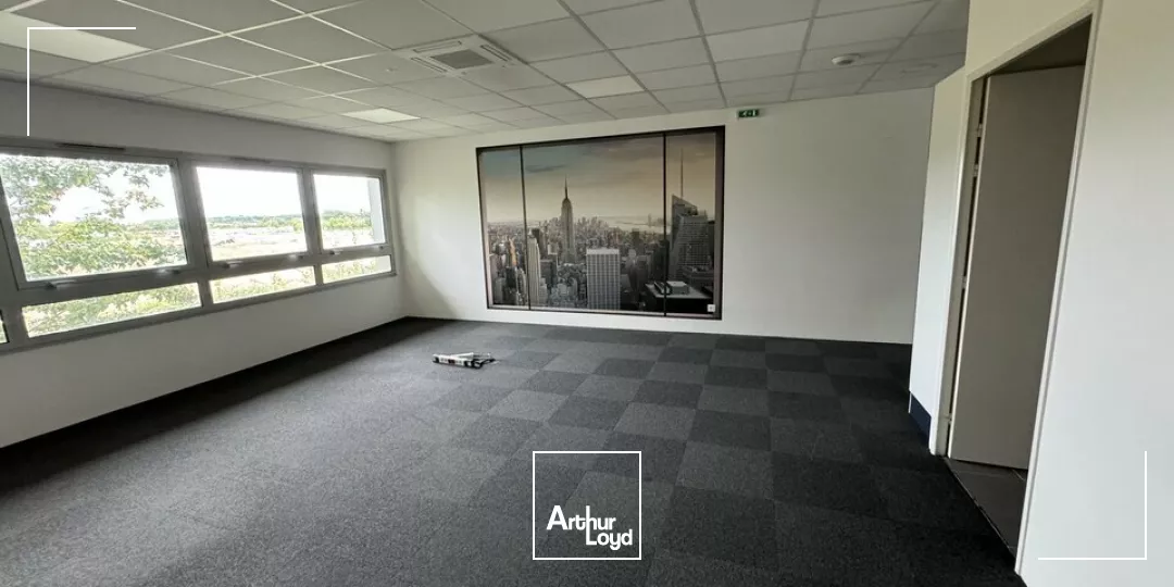 TOURS NORD BUREAUX A LOUER 125 M² PARKINGS CLIMATISATION