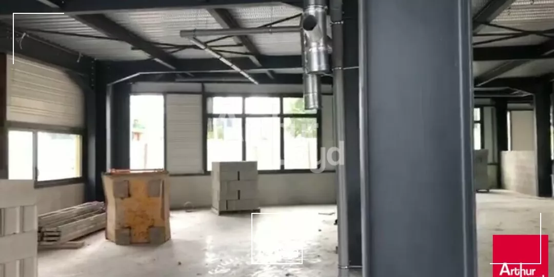 ANGERS / AVRILLE : local commercial de 112 m² à louer 