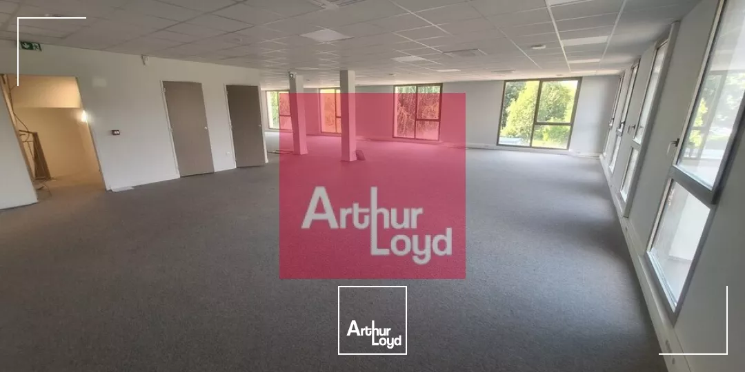 CLERMONT-FERRAND LA PARDIEU A LOUER BUREAUX 649 m² 