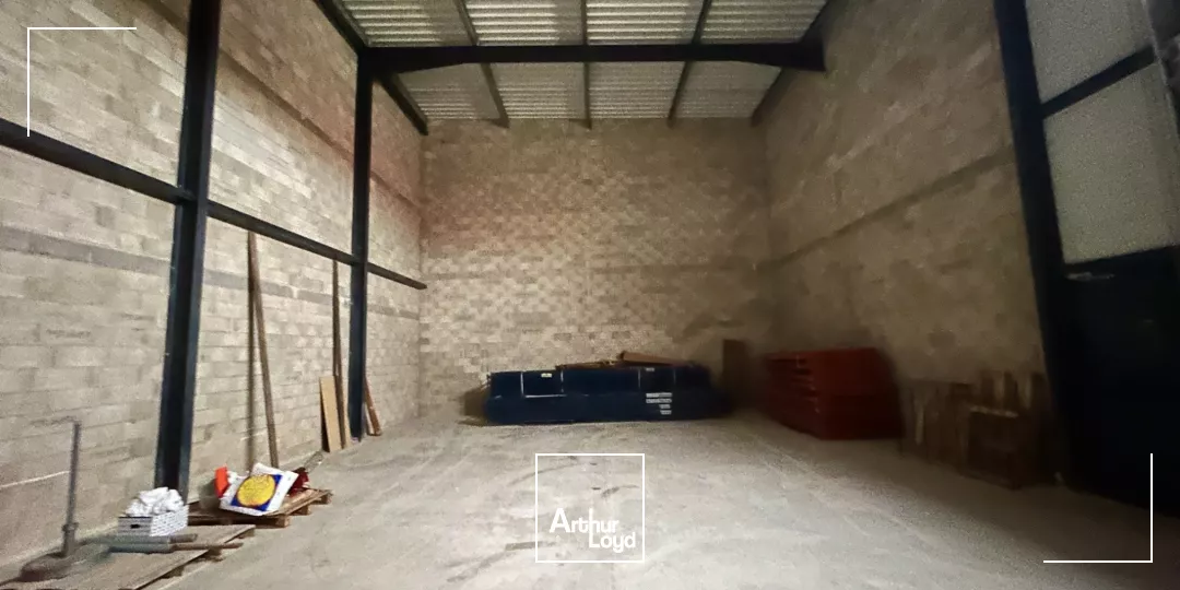 Locaux d'activités à la location - Zone d'activités 