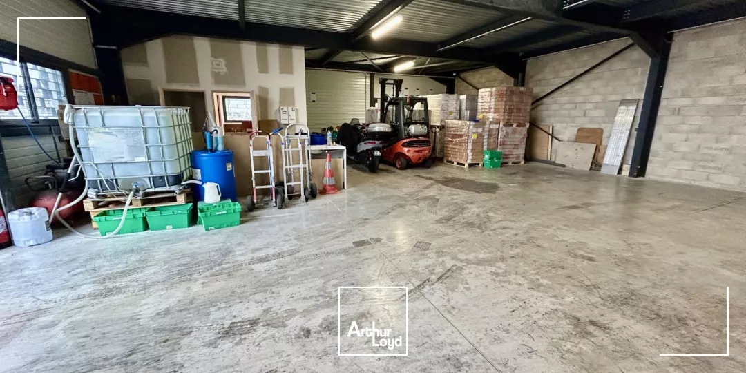 Locaux d'activités à la location - Zone d'activités 