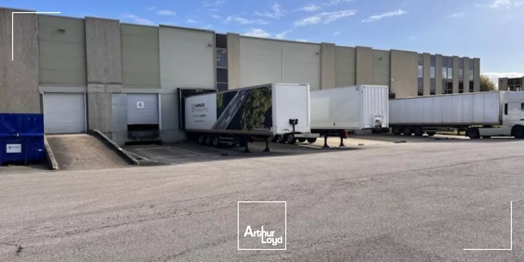 Entrepôts à louer à VAL DE REUIL 27100