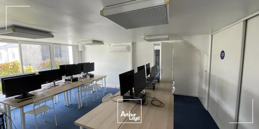 BÂTIMENT INDÉPENDANT DE BUREAUX À LOUER-420 M²-QUARTIER MONSELET