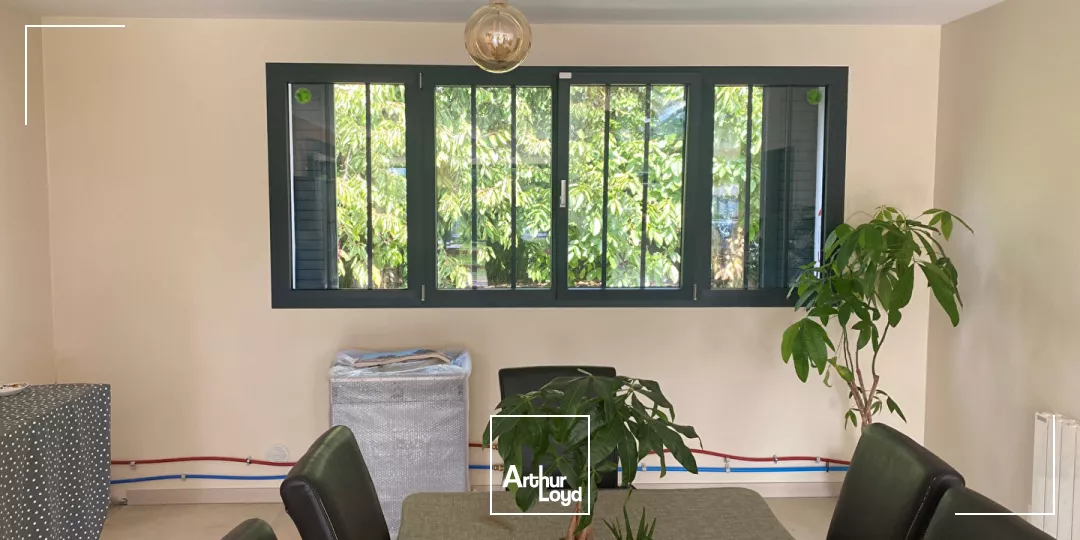 A vendre Local d'activité Sainte Soulle sur terrain de 3600m²