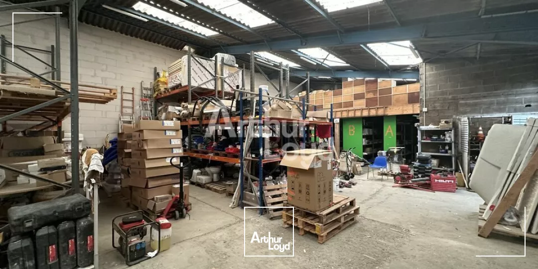 Bel emplacement, au coeur de la ZI SUD EST