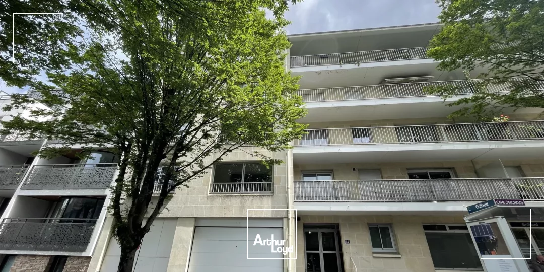 BUREAUX À LOUER-50 M²-PARC DE PROCÉ