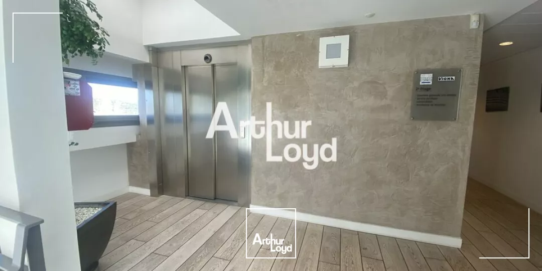 Fréjus - A louer bureaux 330 m² divisibles dès 200 m² - Quartier d'affaires