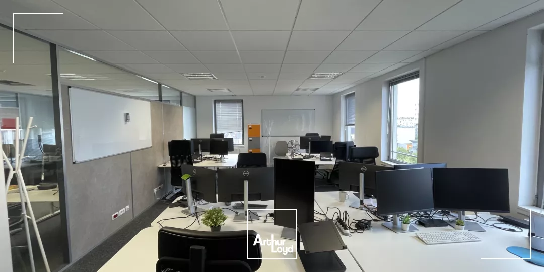 BUREAUX À LOUER IDEALEMENT SITUÉS-410 M²-GARE SUD