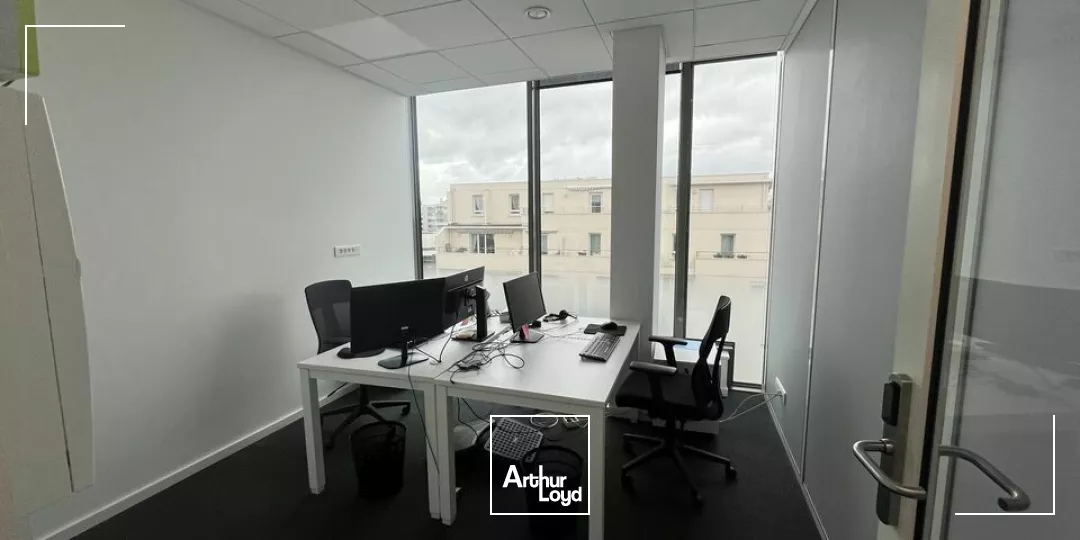 TOURS CENTRE BUREAUX A LOUER 293 M² AVEC FACILITE D'ACCOMPAGNEMENT PARKINGS