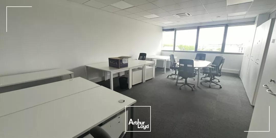 TOURS CENTRE BUREAUX A LOUER 293 M² AVEC FACILITE D'ACCOMPAGNEMENT PARKINGS